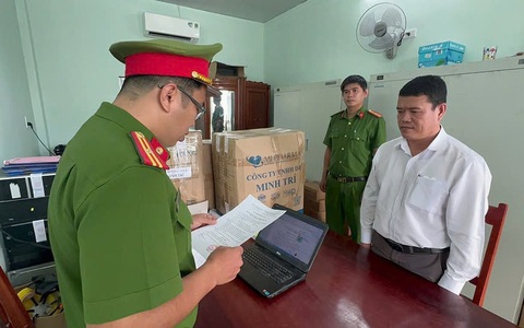 Nâng dự toán làm đường lên 3,8 tỉ để rút ruột 1 tỉ: Chủ tịch xã bị khởi tố