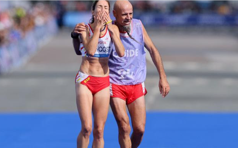 Bị tước huy chương Paralympic vì... giúp bạn đồng hành