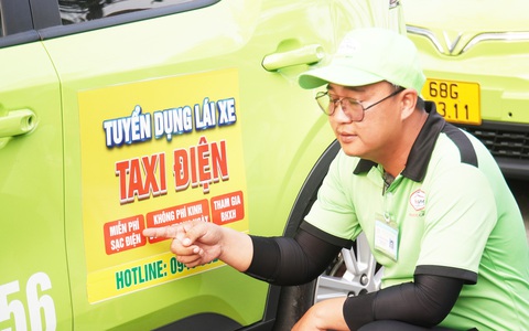 Nhiều tài xế taxi điện Cà Mau đình công sau khi giám đốc đập bàn nói 'giải tán'