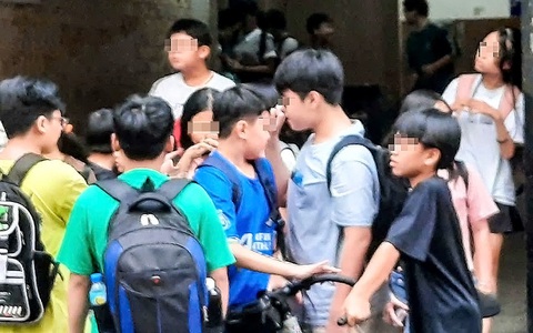 Vụ trưởng Vụ Giáo dục trung học: 'Có tình trạng không muốn vẫn phải học thêm'