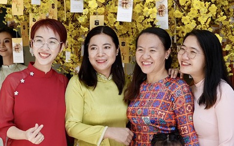 Tái hiện gốm Lái Thiêu, chiếu Định Yên ở Nhà văn hóa Thanh niên, dân TP.HCM nô nức check-in sớm
