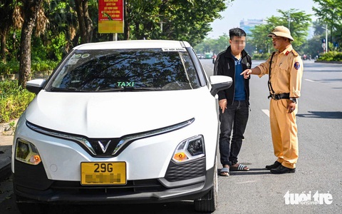 Tâm sự của tài xế từng không nhớ bao nhiêu lần ngủ gục khi lái xe, choàng tỉnh xe nằm ở bãi cỏ