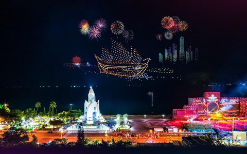 Rực rỡ Thăng Long 'lên' hơn 1.000 báo quốc tế