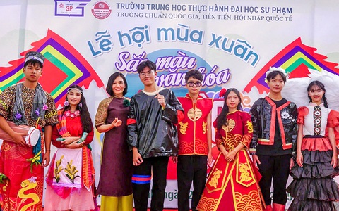 Học sinh say mê 'Sắc màu văn hóa dân tộc'