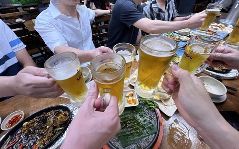 ‘Đổ bê tông’ trước khi uống rượu, có giảm say?