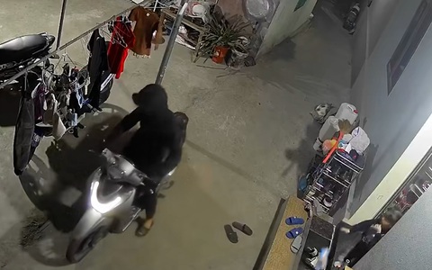'Mẹ ơi! Bố đi tán gái'