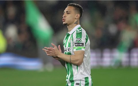 Antony tỏa sáng ở Real Betis, cổ động viên chê Man United là 'nơi hủy hoại cầu thủ'