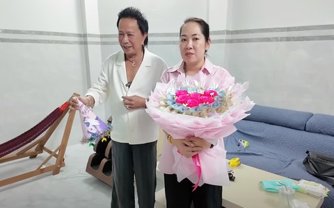 Cuộc sống của danh hài Bảo Chung bên vợ kém 29 tuổi