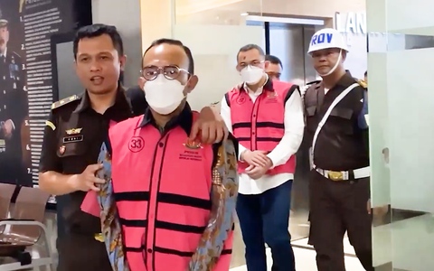 Tham nhũng dầu mỏ gần 12 tỉ USD, nhiều giám đốc ở Indonesia bị bắt