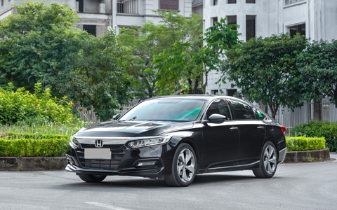 'Honda Accord giảm hơn 200 triệu đồng vẫn khó bán vì không có thứ khách hàng cần'