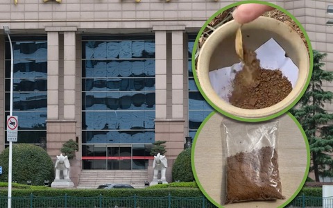 Độc lạ Trung Hoa: Đào 'đất ngân hàng' để bán lấy vía tài lộc