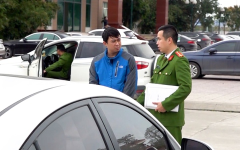 Bắt người đàn ông thuê 6 ô tô tự lái đem đi cầm cố 2,5 tỉ đồng