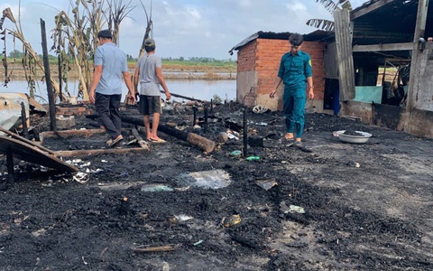 Cháy bốn nhà liền kề ở Bạc Liêu, hai căn bị thiêu rụi