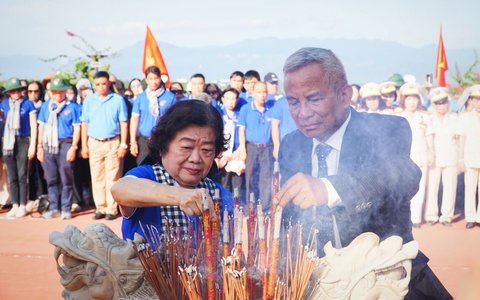 10 năm, hơn nửa triệu người đến viếng Khu tưởng niệm chiến sĩ Gạc Ma