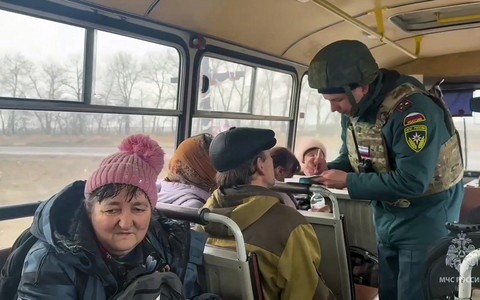 Tass: Binh sĩ Ukraine đang cải trang thành lính Nga ở vùng Kursk