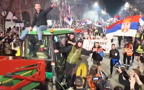 Đông nghẹt người biểu tình chống tham nhũng gây chấn động ở Serbia