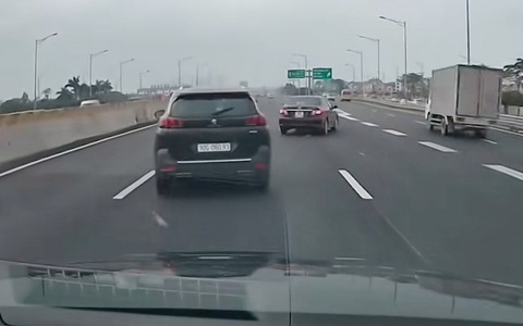 Tài xế thoát nạn trên cao tốc vì chạy xe giữ khoảng cách an toàn