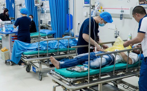9 người nhập viện sau bữa tiệc rượu, bún, thịt chó