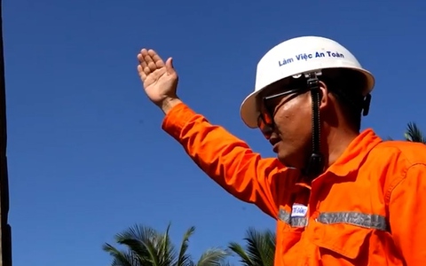 '50 năm - Tỏa sáng miền Nam': Sử dụng điện an toàn trong sinh hoạt, sản xuất
