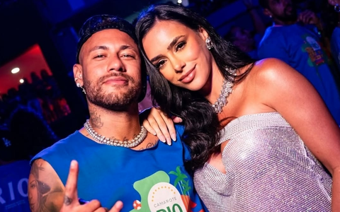 Neymar ‘phông bạt hạnh phúc’ sau tin đồn thác loạn