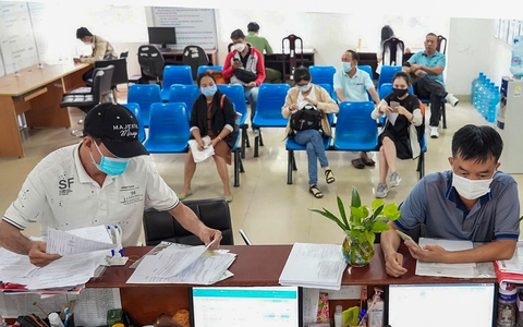 Về hưu trước tuổi, hưởng chế độ theo chính sách nào?