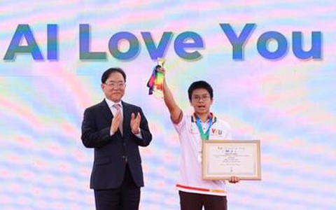 Hanwha Life thúc đẩy đổi mới AI và tài trợ Olympic về tin học 2025