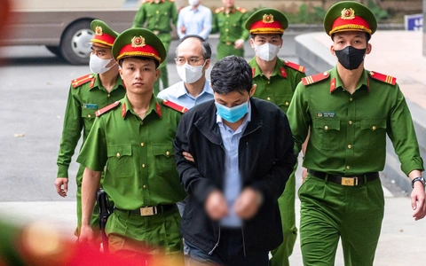 Ông Trịnh Văn Quyết mắc nhiều bệnh, phải thở máy, ‘nguy cơ tử vong cao’ nên không thể ra tòa