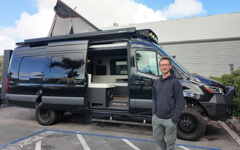Nhà di động Mercedes-Benz Sprinter như khách sạn 5 sao: Giá ngang Rolls-Royce Phantom, bếp ẩn, spa