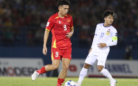 Lần đầu khoác áo tuyển Việt Nam, Minh Khoa được khen