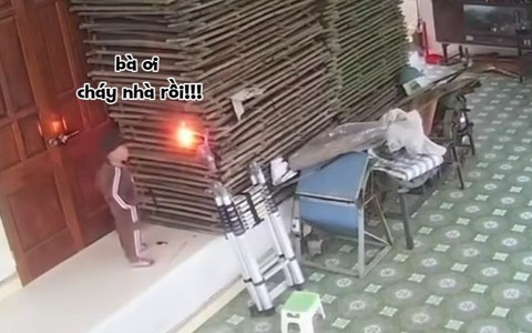 Bé trai vội kêu bà nội khi lỡ tay đốt nhà