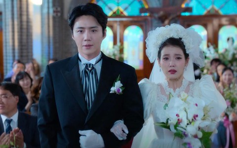 Kim Seon Ho kết hôn IU trong 'Khi cuộc đời cho bạn quả quýt'