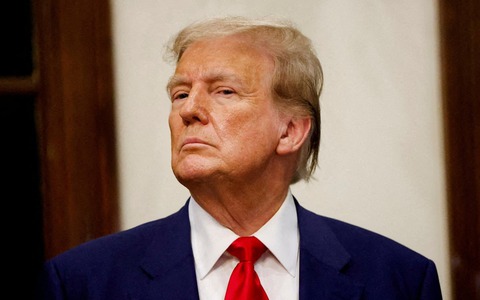 Tỉ lệ ủng hộ Tổng thống Trump trong công chúng Mỹ giảm mạnh