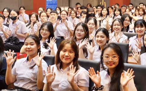 Hiệu trưởng đại học nói sinh viên học hai ngày tại trường, hai ngày học tại doanh nghiệp