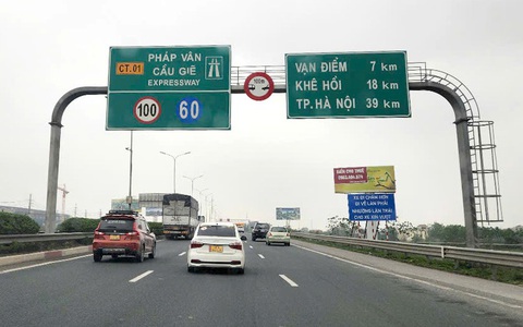 Còn hàng ngàn biển báo, hàng trăm cụm đèn tín hiệu giao thông bất cập