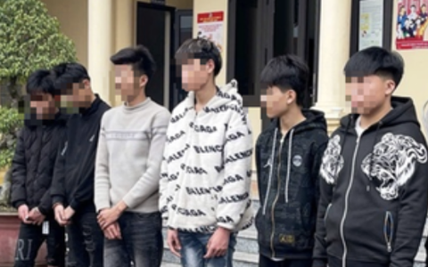 Triệu tập nhóm thanh thiếu niên 'đánh nhầm người'