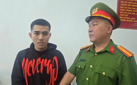 Bắt khẩn cấp 9 người trong ê kíp quay clip 'khiêng hòm' trước chợ Bến Thành