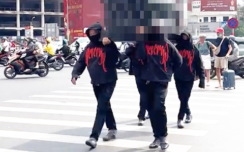 Vụ 'khiêng hòm' trước chợ Bến Thành: Bắt khẩn cấp 9 người trong ê kíp quay clip