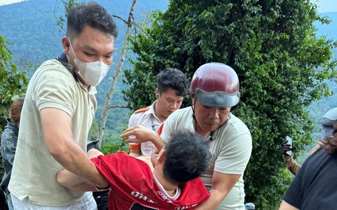 Lật xe khách của Bình Phước trên đèo Bảo Lộc, 1 người chết