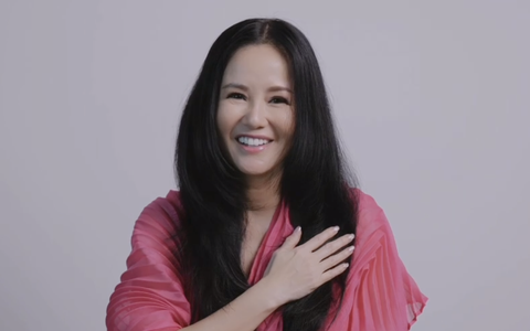 Ca sĩ Hồng Nhung gửi thông điệp ‘Chúng tôi đó, phụ nữ kiên cường’