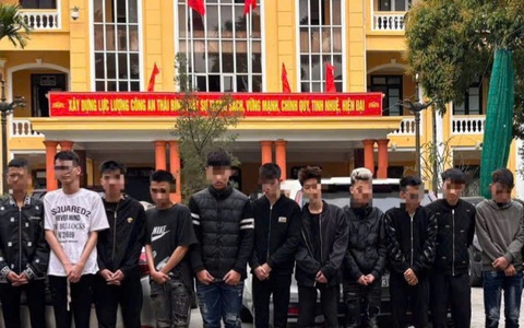 Khởi tố 18 thanh thiếu niên mang hung khí đi 'giải quyết mâu thuẫn'
