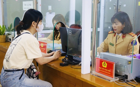 Công an phường chủ động tiếp nhận nhiệm vụ mới, đăng ký xe tại phường đã thông suốt