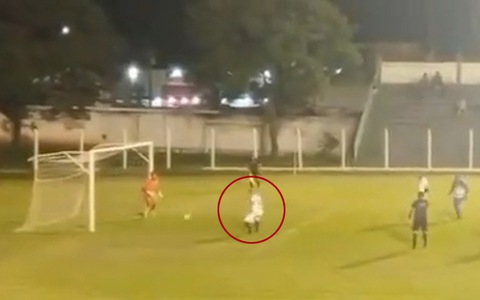 Cầu thủ sút penalty nhọ nhất quả đất