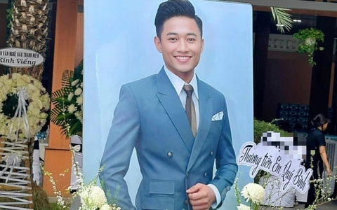 Tim tôi như ai bóp nghẹn khi con trai Quý Bình gọi ba ơi