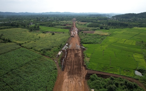 Bộ thúc tiến độ dự án đội vốn, có sai phạm, địa phương kêu khó
