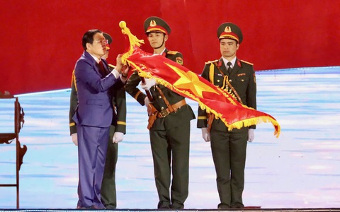 Phú Yên đón nhận Huân chương Lao động hạng nhất