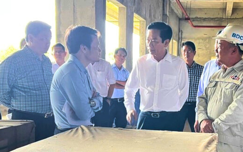 Bí thư Cần Thơ chỉ đạo sớm tái khởi động dự án Bệnh viện Ung bướu ‘8 năm xây không xong’