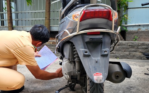 Thủ tục đăng ký xe cho người dưới 18 tuổi ra sao?