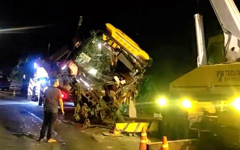 Tài xế xe chở 36 khách rơi xuống vực đèo Bảo Lộc đã bị tạm giữ hình sự