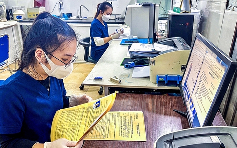 Đạt sát hạch lý thuyết mới học thực hành lái ô tô, nên không?
