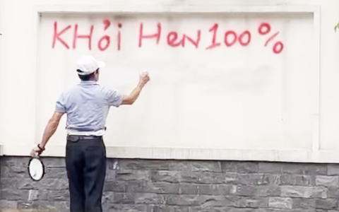 Vì sao không phạt người đi ô tô xịt sơn quảng cáo 'khỏi hen 100%'?
